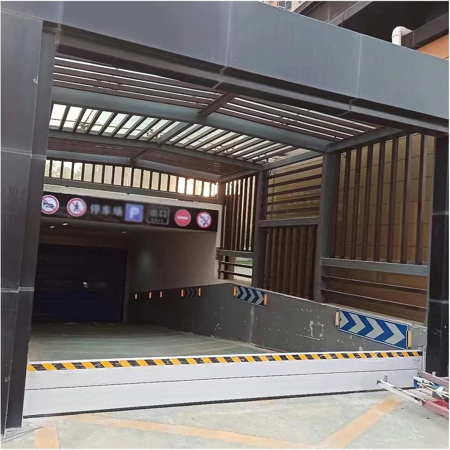 Custom Flood Control Aluminum Baffle, Reusable Flood Emergency Shield - Removable Temporary Dams, for Front Door/Underpasses/Garage, Unit Module Design (Color : H 0.4m(1.3ft), Size : L 1.1m(