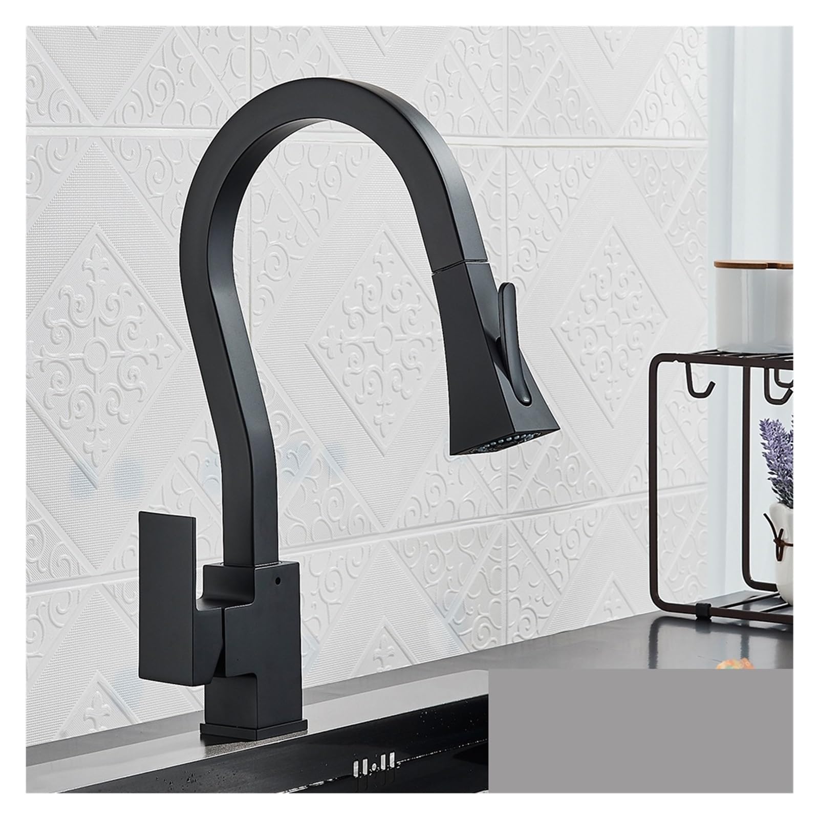 Mitigeur d'évier de cuisine noir et or avec pulvérisateur amovible