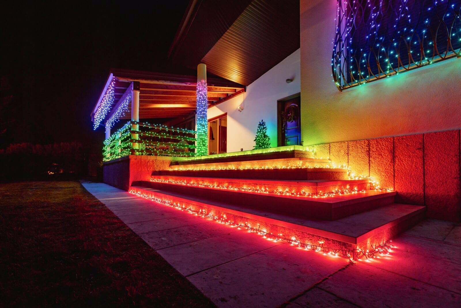 Twinkly Cluster 400 LED RGB+Bianco, Striscia Densa di Luci LED Esterno e Interno, Luci LED Smart Multicolore, Compatibile con Alexa e Google Home, Gaming, IP44, Controllo App, Filo Nero, 6m