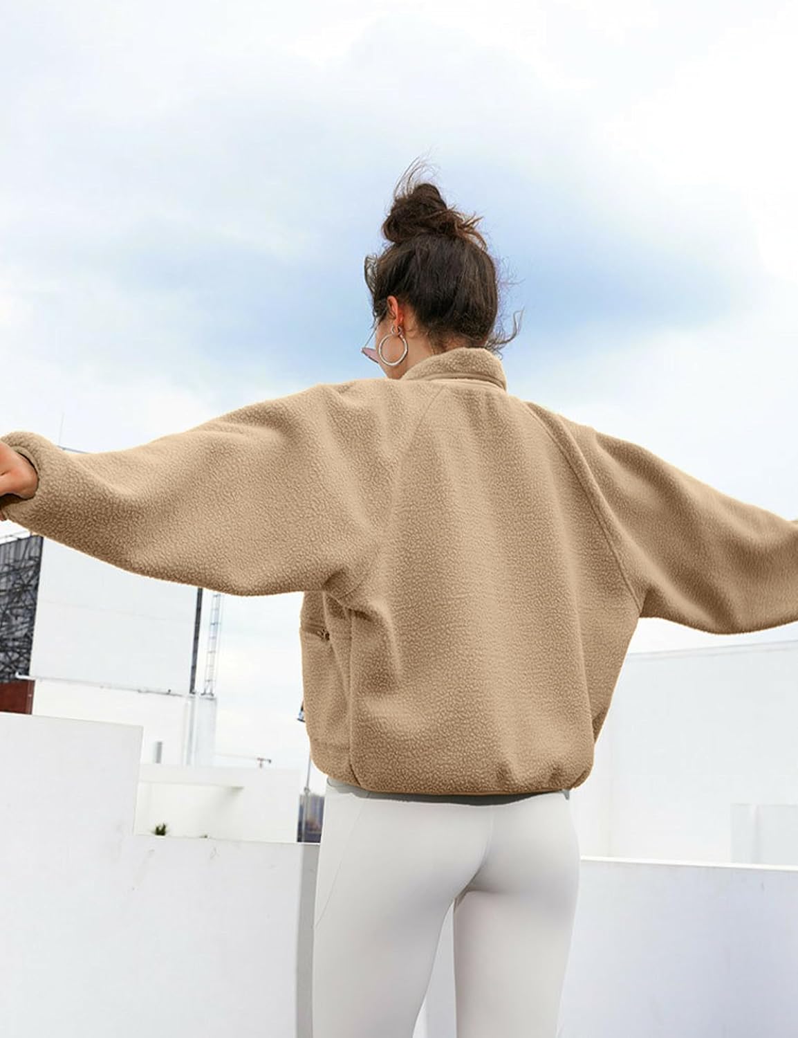 APAFES Women's Cropped Sherpa Lined Fleece Jacket Winter Warm Button Down Fuzzy Coats Shacket Outerwear with Pockets - Image 4