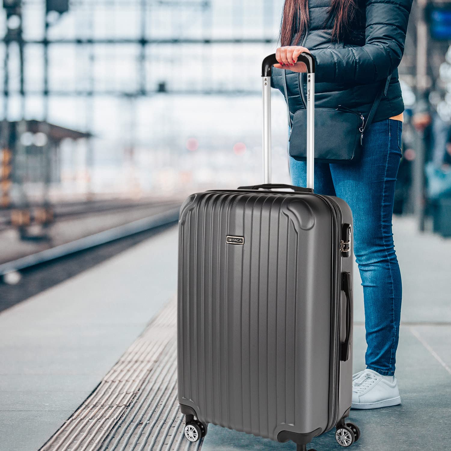 ITACA - Maleta Mediana con 4 Ruedas Giratorias para Viajes Largos Tipo Trolley Ideal como Maletas de Viaje Grandes 23 Kilos y Maleta Viaje Mediana Resistentes, Antracita — view 2