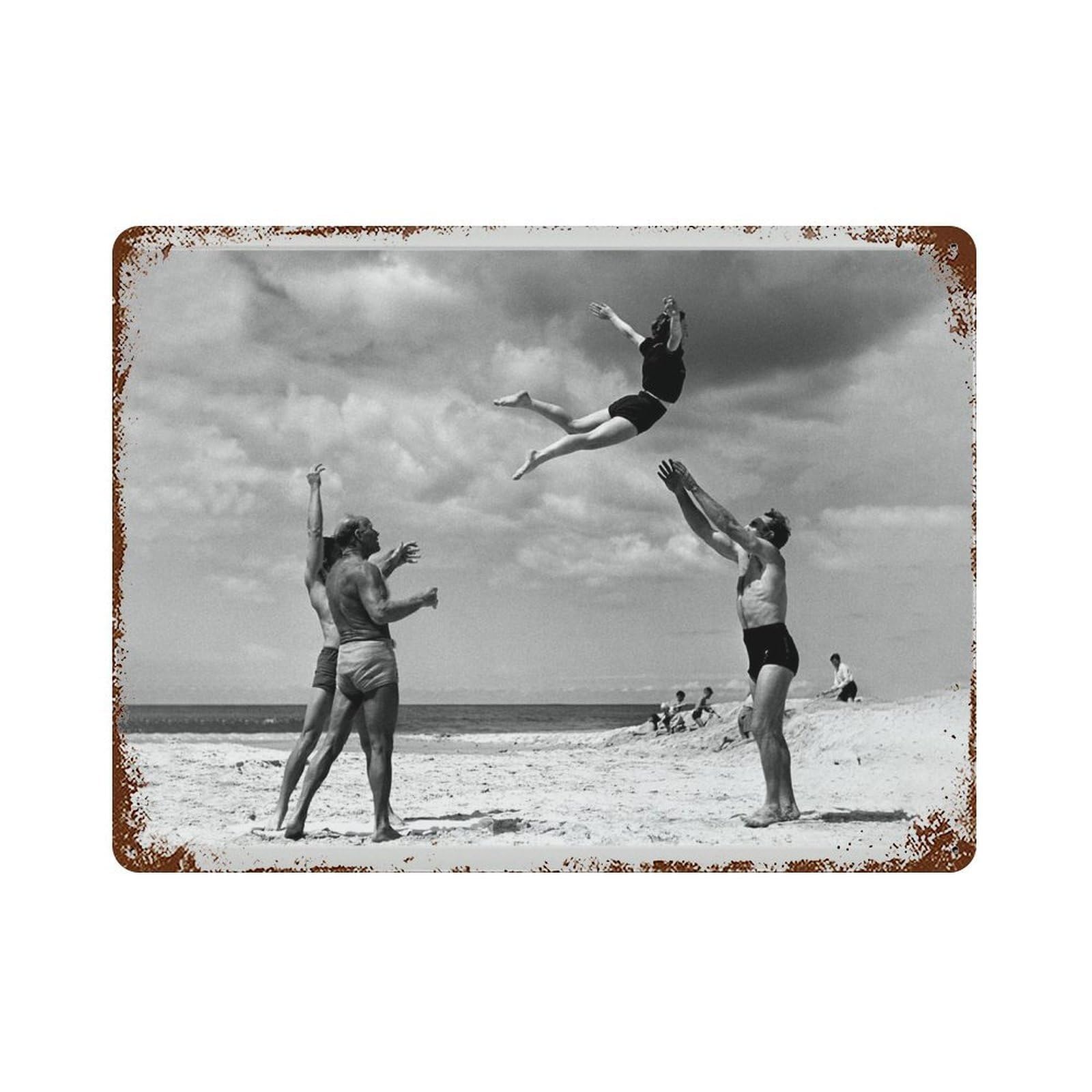 xiaoxiaoshen Vintage Black And White Beach Photography Coastal Wall Decor Art Metal Tin Poster Modern Home Decor Art Home Bar Shop Decorations Vintage Sign 30x40cm