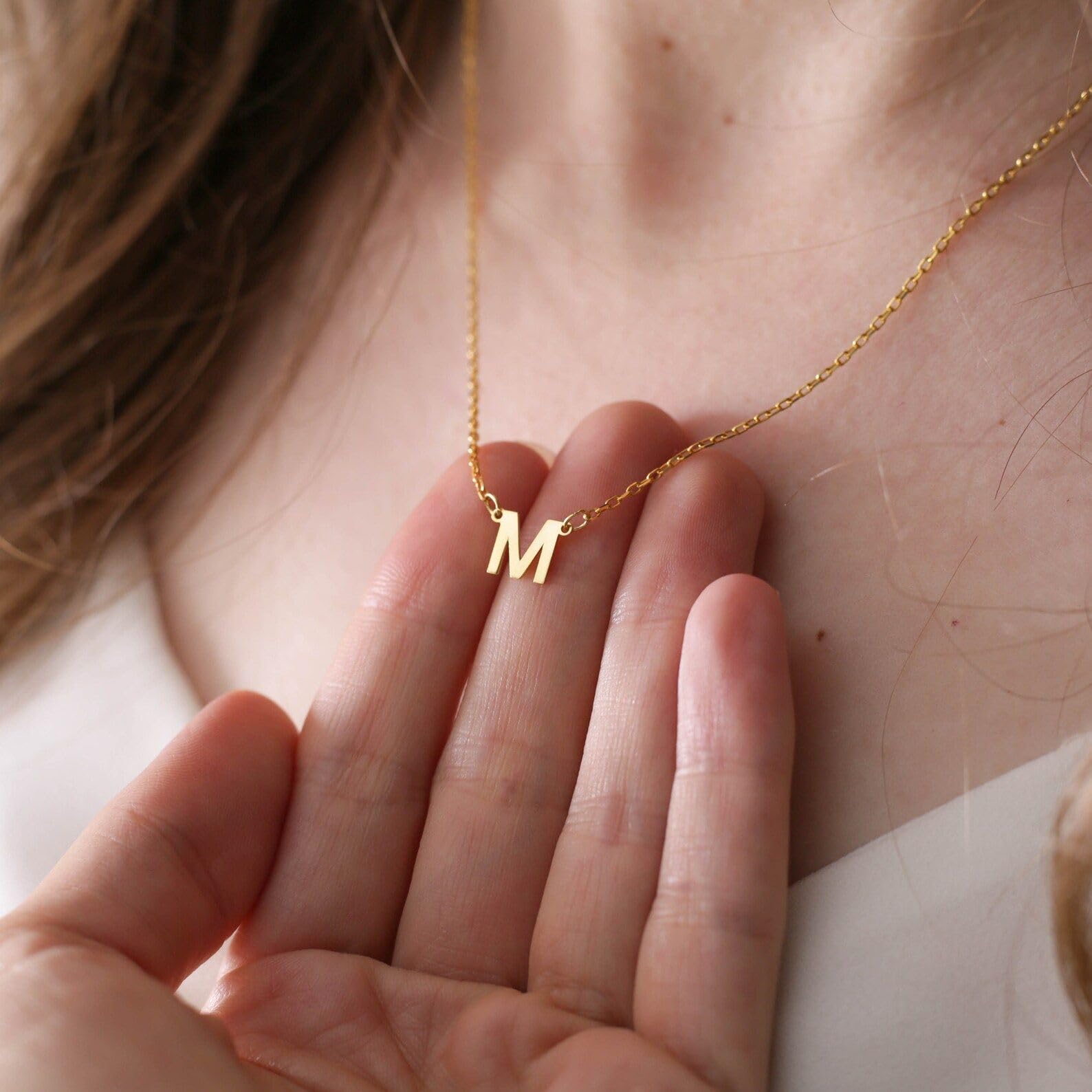 Collana con iniziale oro lettera collana lettera per mamma Festa della Mamma per moglie anniversario compleanno