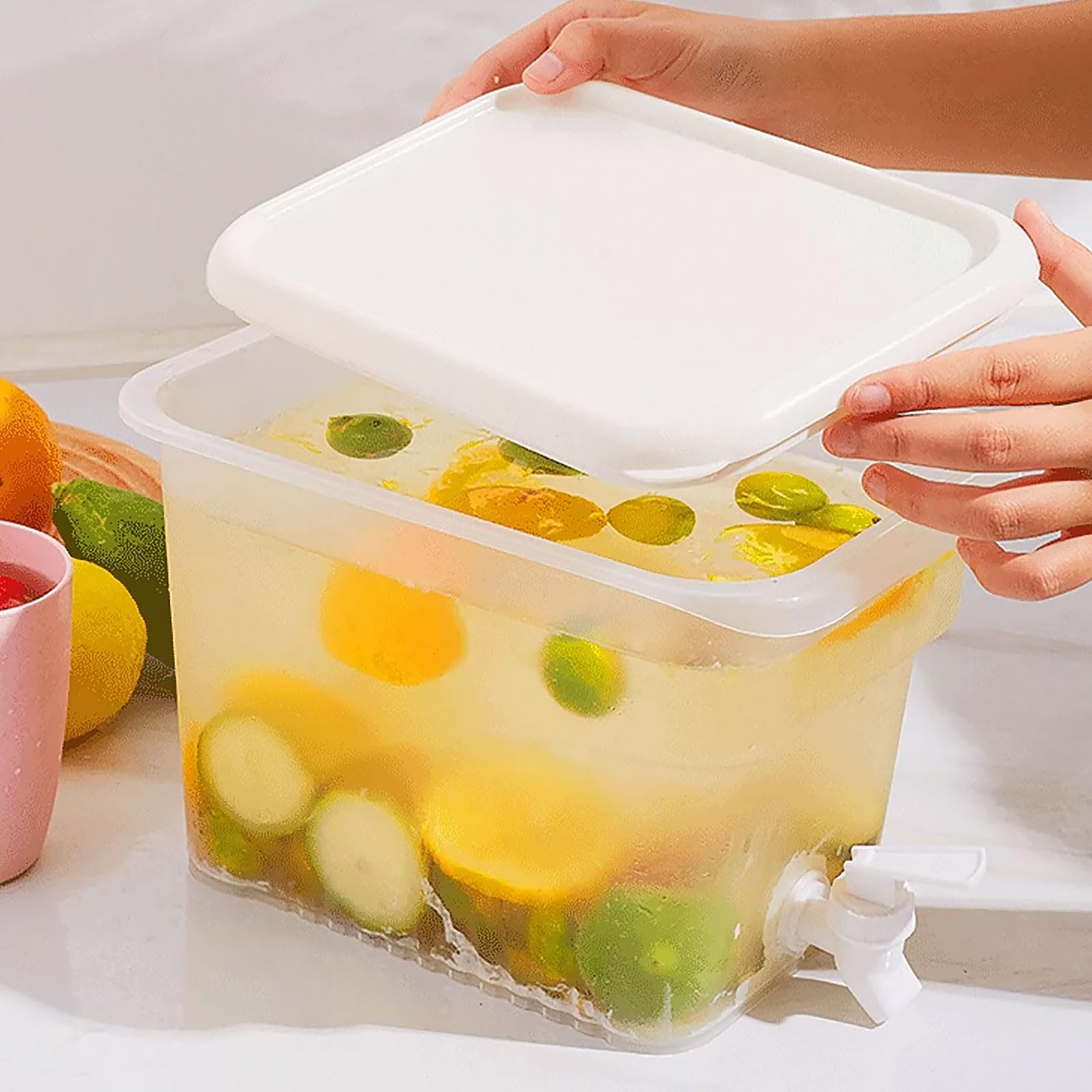 Lot de 2 distributeurs d'eau de réfrigérateur de 5 L, distributeurs de boissons en plastique avec robinet, distributeur d'eau de réfrigérateur avec robinet pour eau froide, boissons de fête,