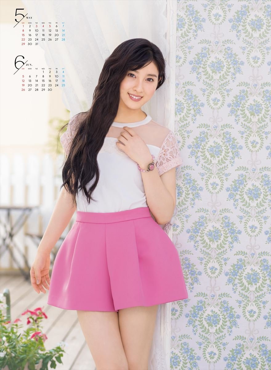 Amazon.co.jp: 土屋太鳳 2016年 カレンダー 壁掛け B3 : 文房具