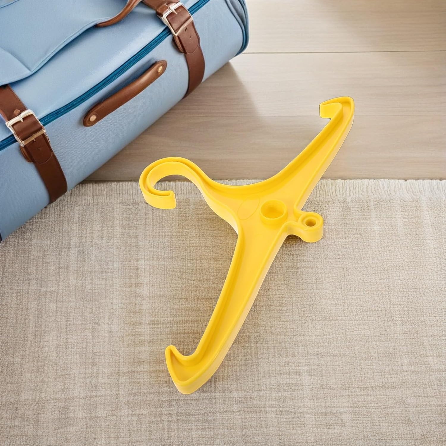 Garneck Heavy Duty Wetsuit Hanger for Scuba and Surfing Gear Quick-Dry Yellow Travel Hanger for Diving Swimming Cycling Clothes Compact Space-Saving Design for Outdoor Use