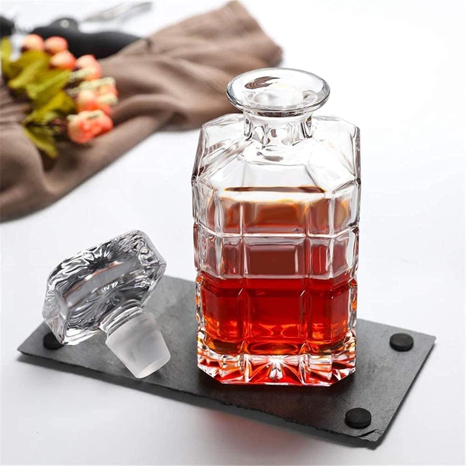 Personality Wine Decanter and Glasses Set Whiskey anter Glass Bottle with Sealed Geometric Stopper Water Dispenser Wine Bourbon Whiskey Brandy Liquor Liquor Decanters