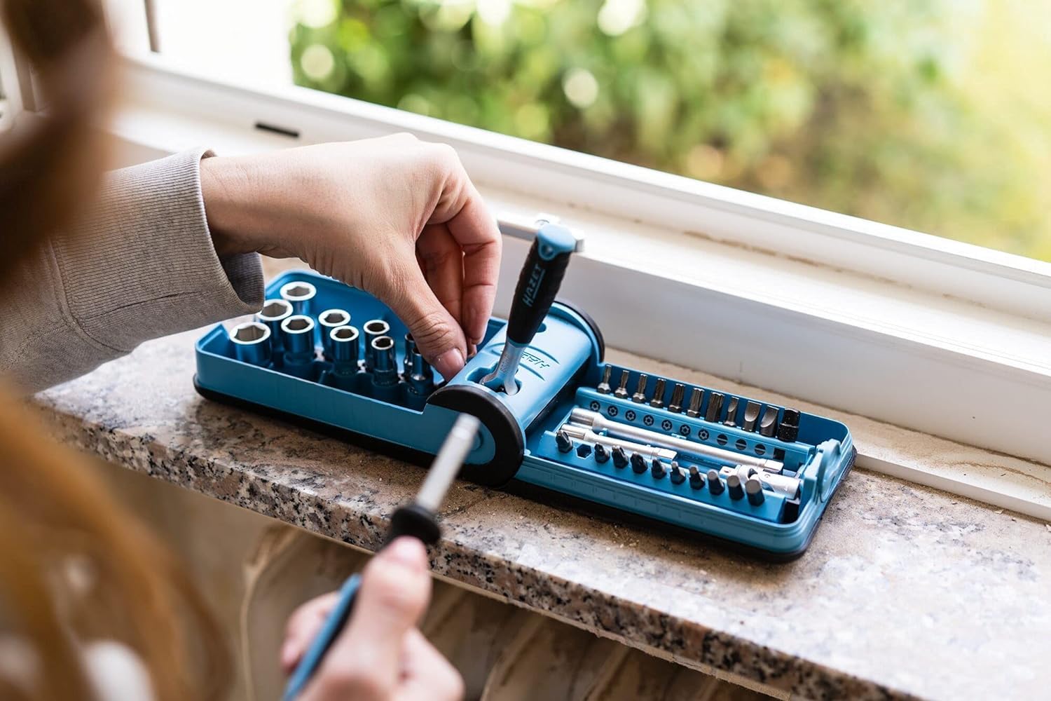 HAZET SmartCase Jeu de douilles et d'embouts 856-1HP I Jeu de 38 outils à douilles, entraînement : carré et six pans 6,3 (1/4 pouce), divers embouts dans un coffret à outils compact'.