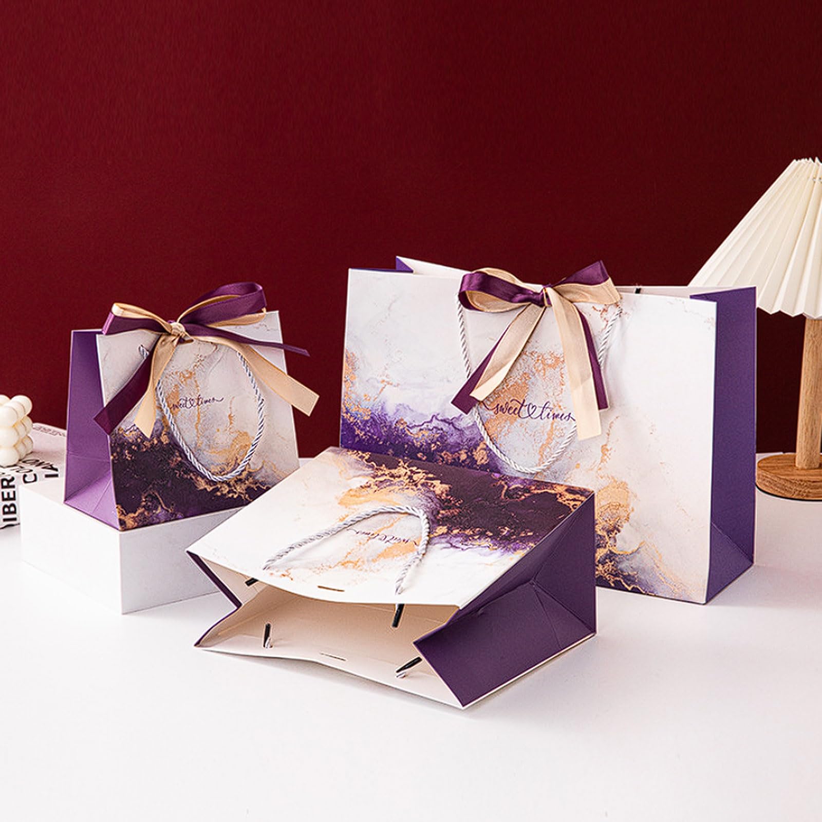 Paquete de 30 bolsas moradas y doradas, papel dorado primera calidad con cinta dos tonos for ropa, joyas recuerdos