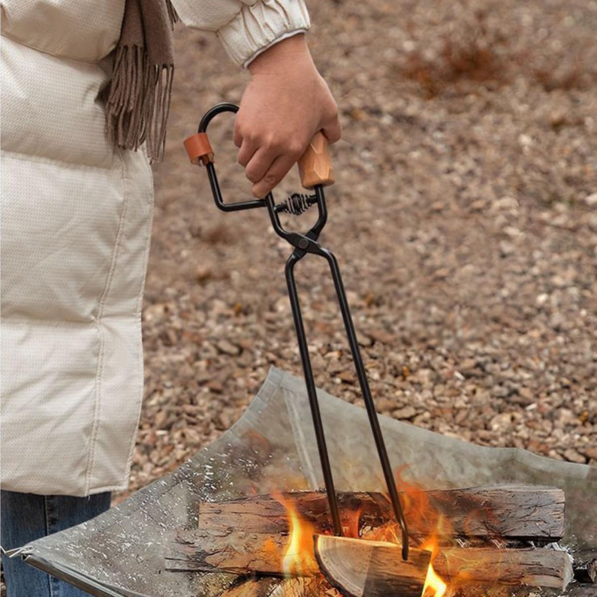 Pinzas para Carbón de Hierro y Madera con Mango Antiescaldado, Herramienta Fuerte para Fogatas y Actividades al Aire Libre en Picnic