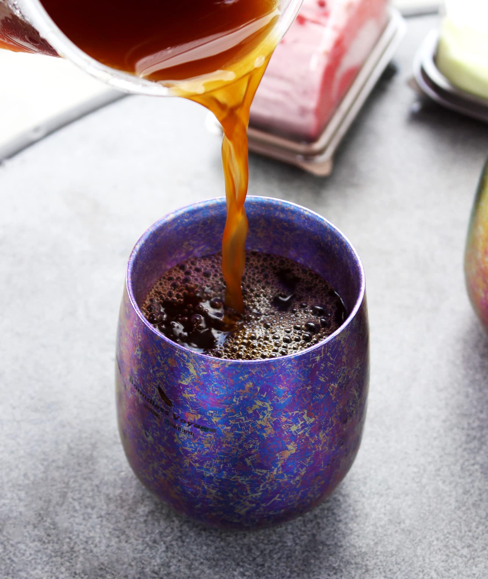 Boundless Voyage Ti3084D Tasse en titane coloré double couche anti-brûlure pour le thé, le vin, la bière, le jus de fruits Violet