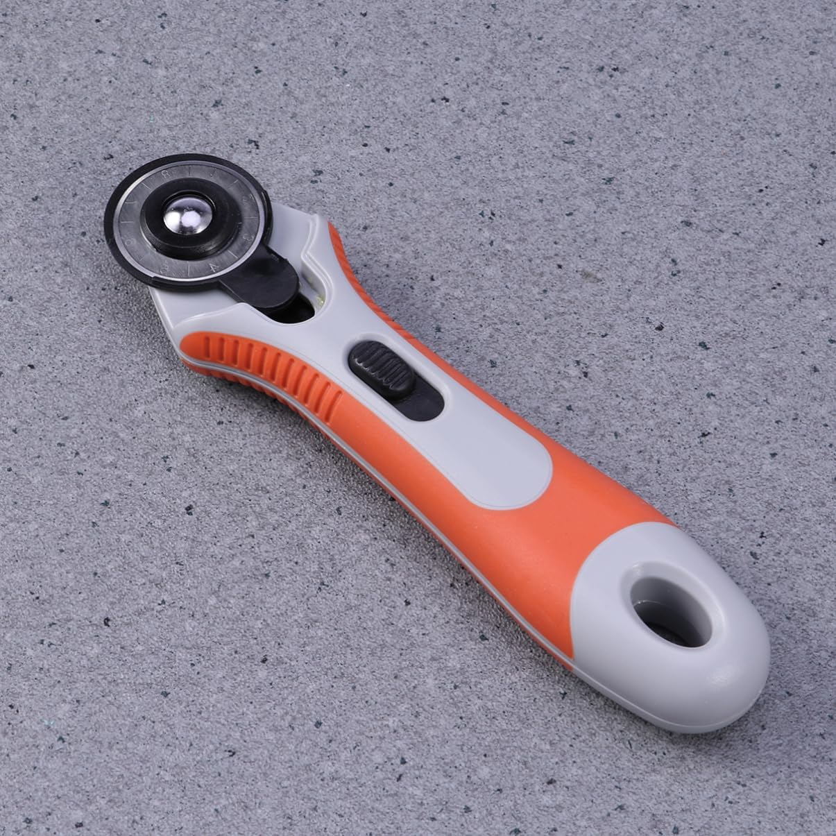Tofficu 28mm Rotary Cutter with Cushion Grip, Rotary Fabric Cutter w/Cover for Crafts, Sewing, Quilting