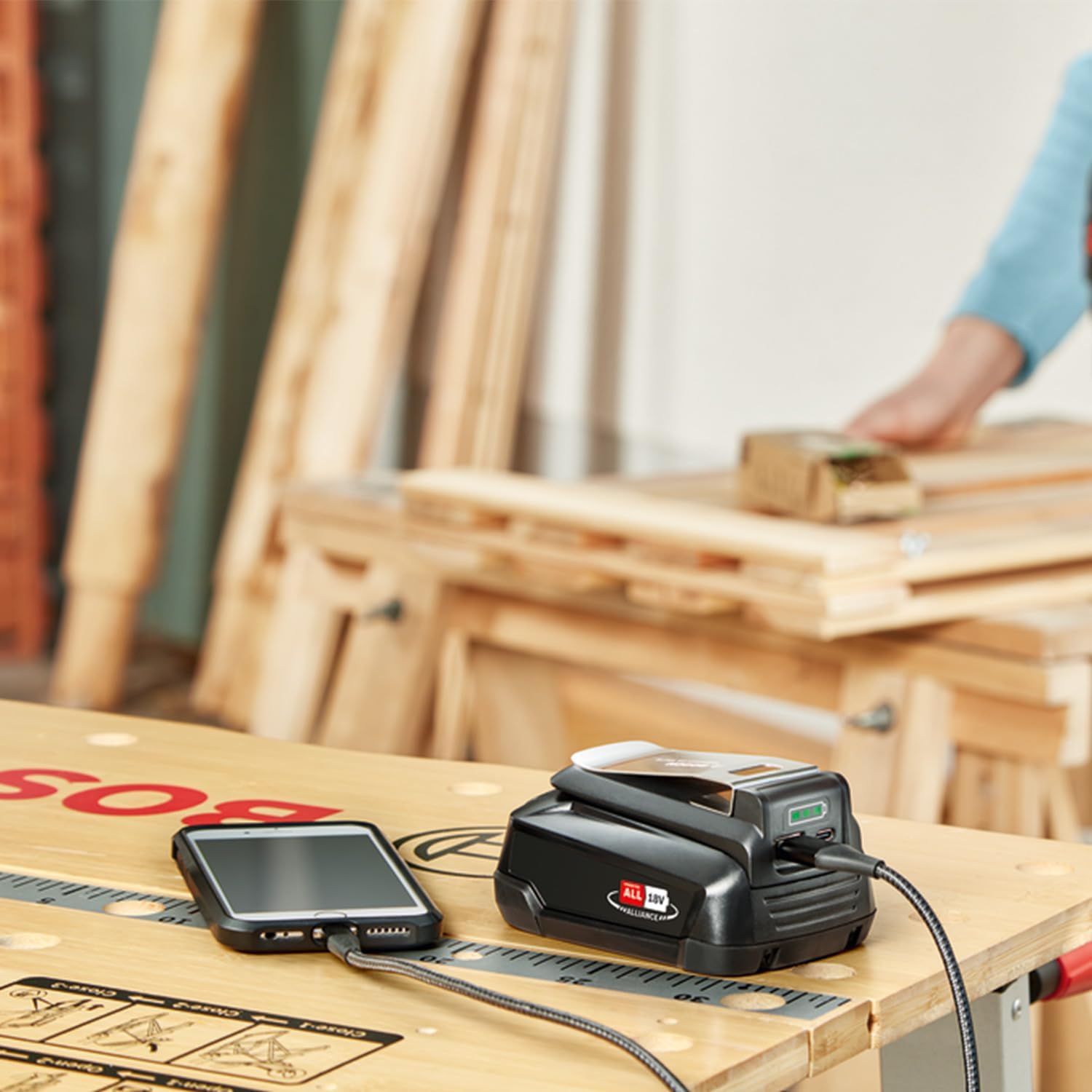 Bosch Universal USB 18V-45 Şarj Cihazı