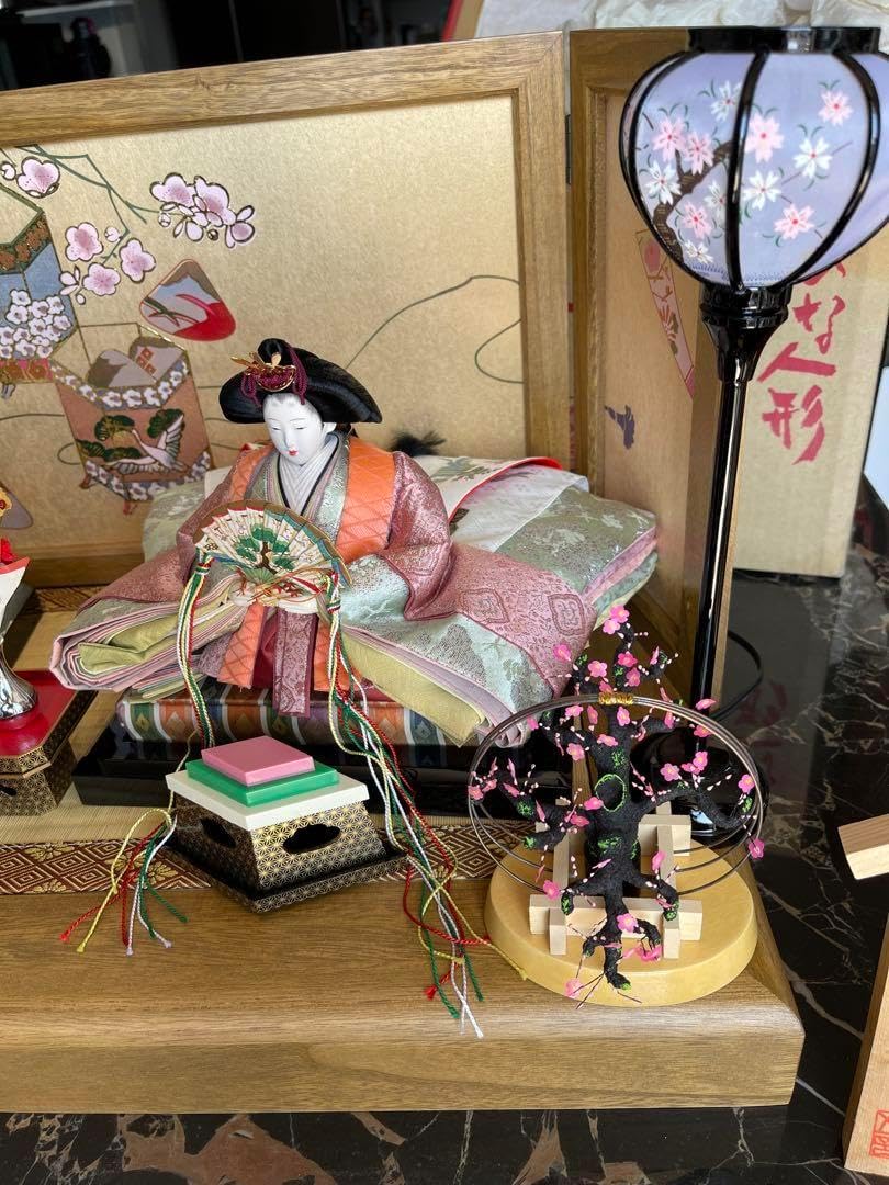 雛人形　富月 雛人形 - 雛人形（ひな人形）・五月人形・羽子板・破魔弓｜人形の富月