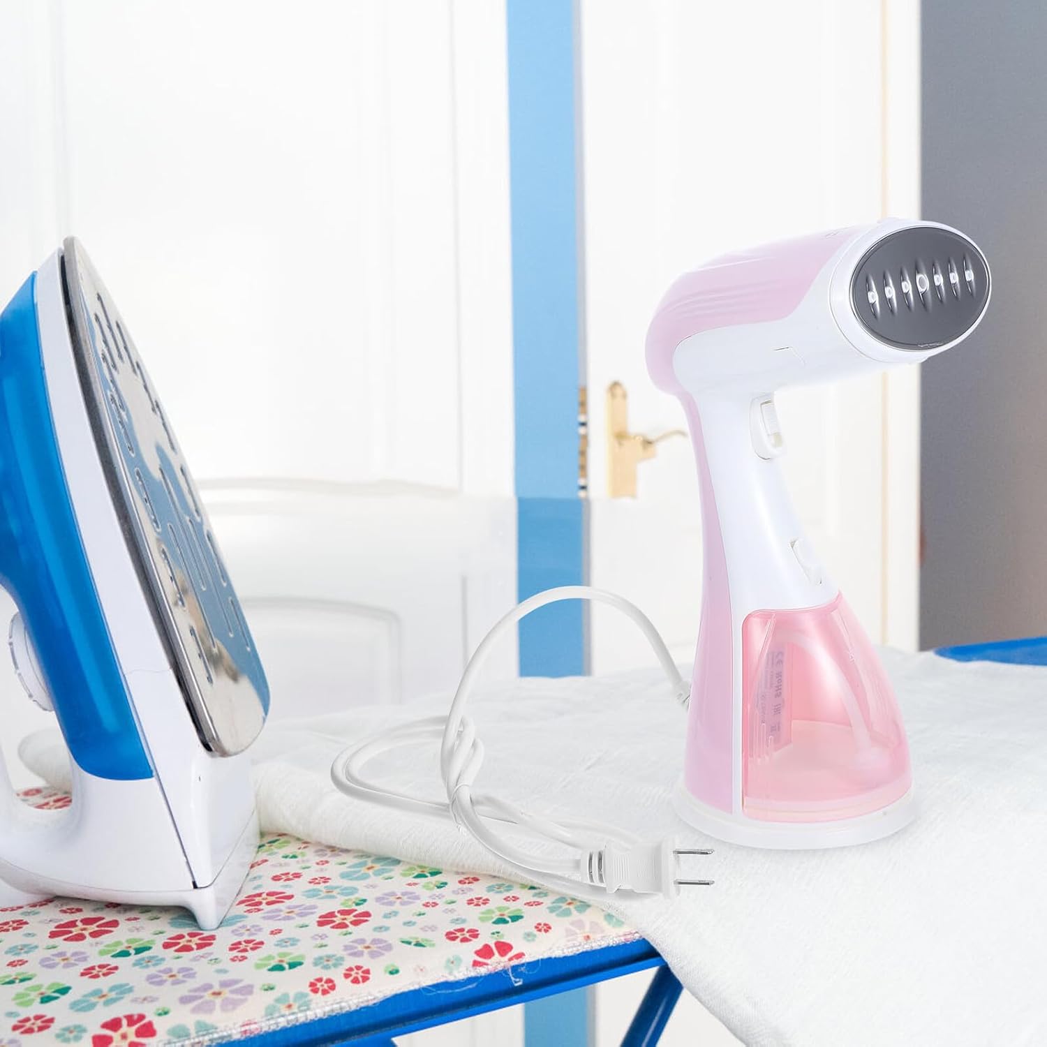 Portable Handheld Clothes Steamer Travel Iron with Fast Heat-up Wrinkle Remover for Home Hotel Dorm Lightweight Abs Stainless Steel Design US Plug