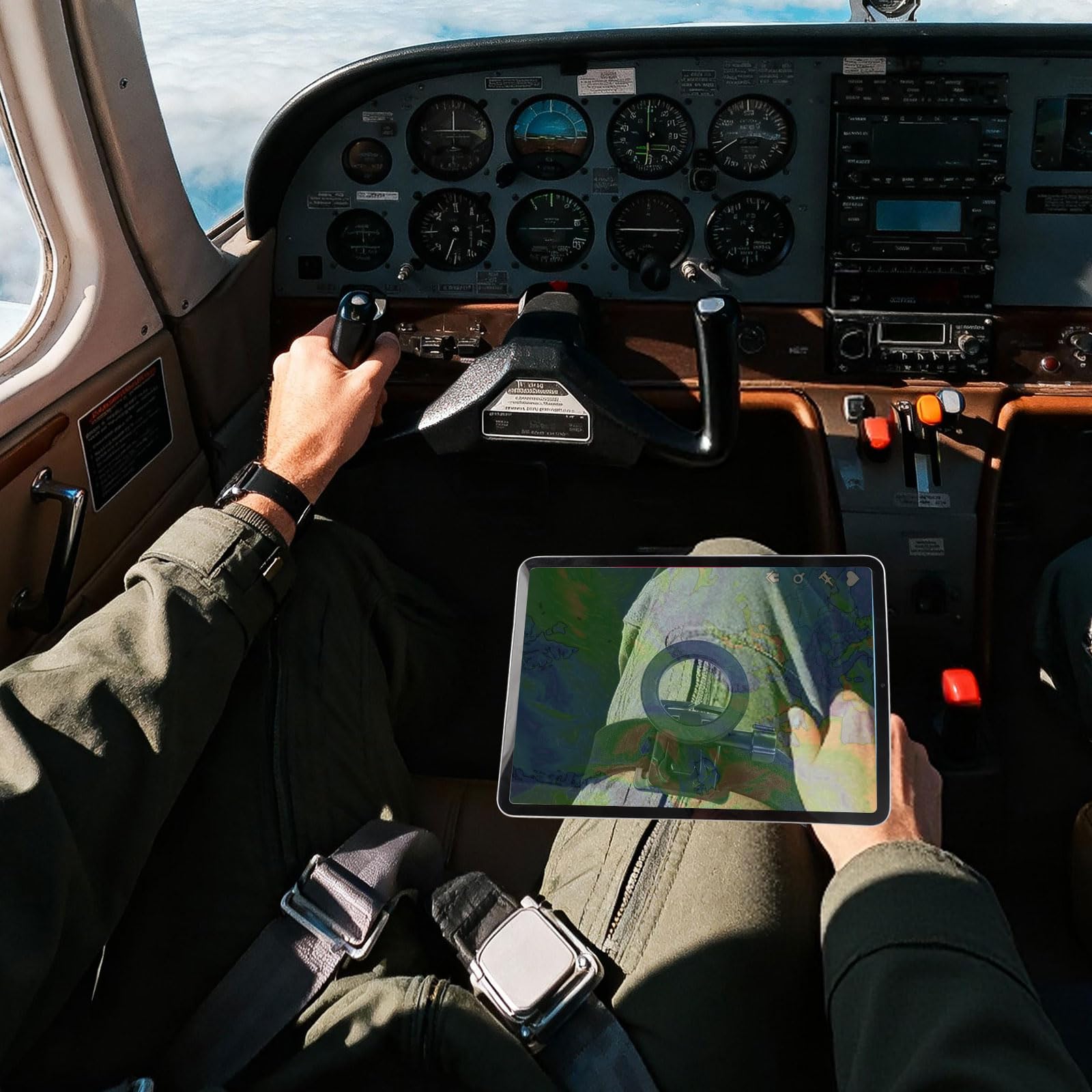 Amazon.co.jp: xik Pilot ニーボード iPad & 携帯電話用 太もも磁気