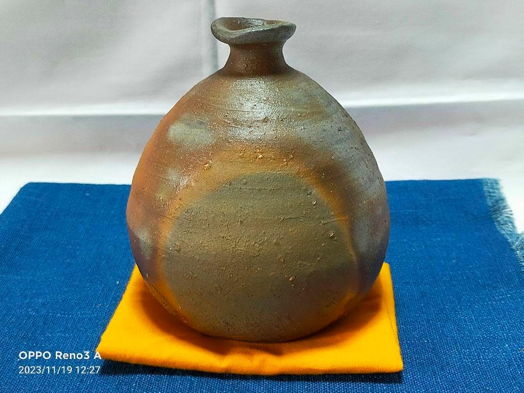 備前焼 金重有邦作 扁徳利 備前焼 金重有邦作 扁徳利 金重晃介 作 「備前徳利」 ～備前焼専門