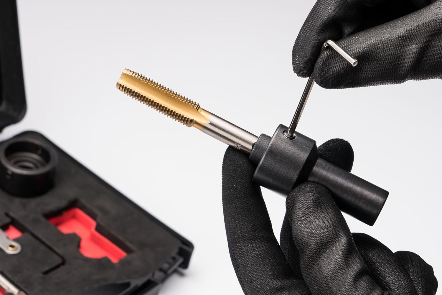 ViGOR Thread Cutting Set V7181 for Wheel Bolts and Lug Nuts, Direct to Vehicle, M12x1.25, M12x1.5, M14x1.5mm, TIN-HSS Coated, for Damaged and Rusty Threads