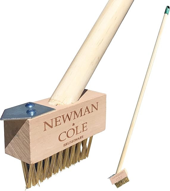 Weed Brush Long Handle for Cleaning Patios, Block Paving and Driveway  Patio Weed Remover Tool with Angled Paving Brush Wire Bristles, 120cm Handle and Blade Scraper to Remove Weeds and Moss Build-Up
