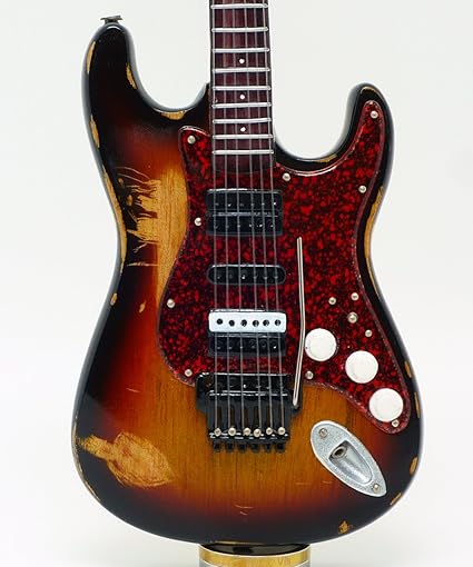 Musical Story Special Class ミニチュア ギター 模型 モトリークルー ミック マーズ ストラトキャスター スタイル Amazon Co Uk Musical Instruments Dj