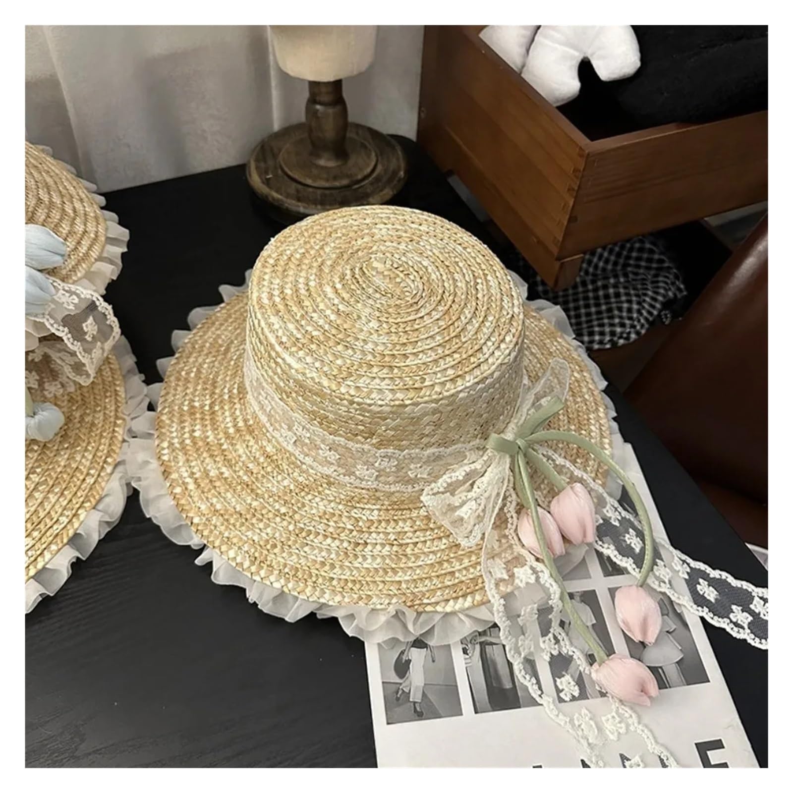 Sombrero de paja con flor lazo, ala ancha for excursiones al aire libre en la playa primavera y verano