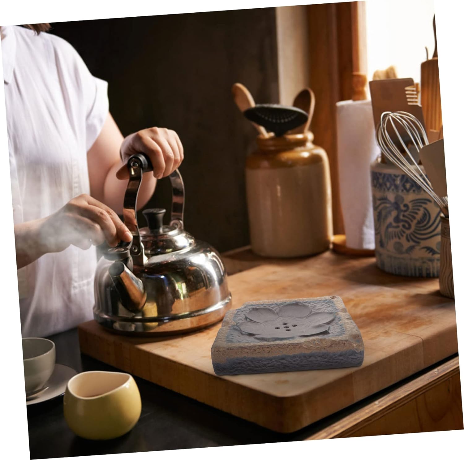 LIFKOME Retro Lotus Pattern Tea Tray Tea Table Adornment for Teapots and Cups Antique Design Charming Visual Appeal