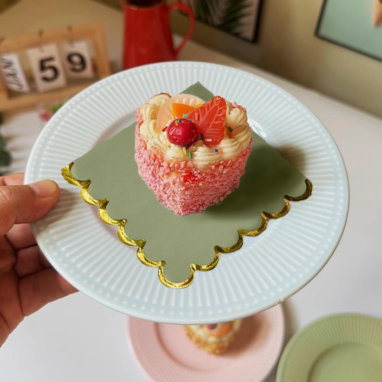 100 pack Green Cocktail Napkins with Gold Foil Accents Scalloped Edges 5 x 5 inch Beverage Disposable Napkin Party Decoration Wedding Bridal and Baby Shower Dinner Lunch Supplies - Image 5