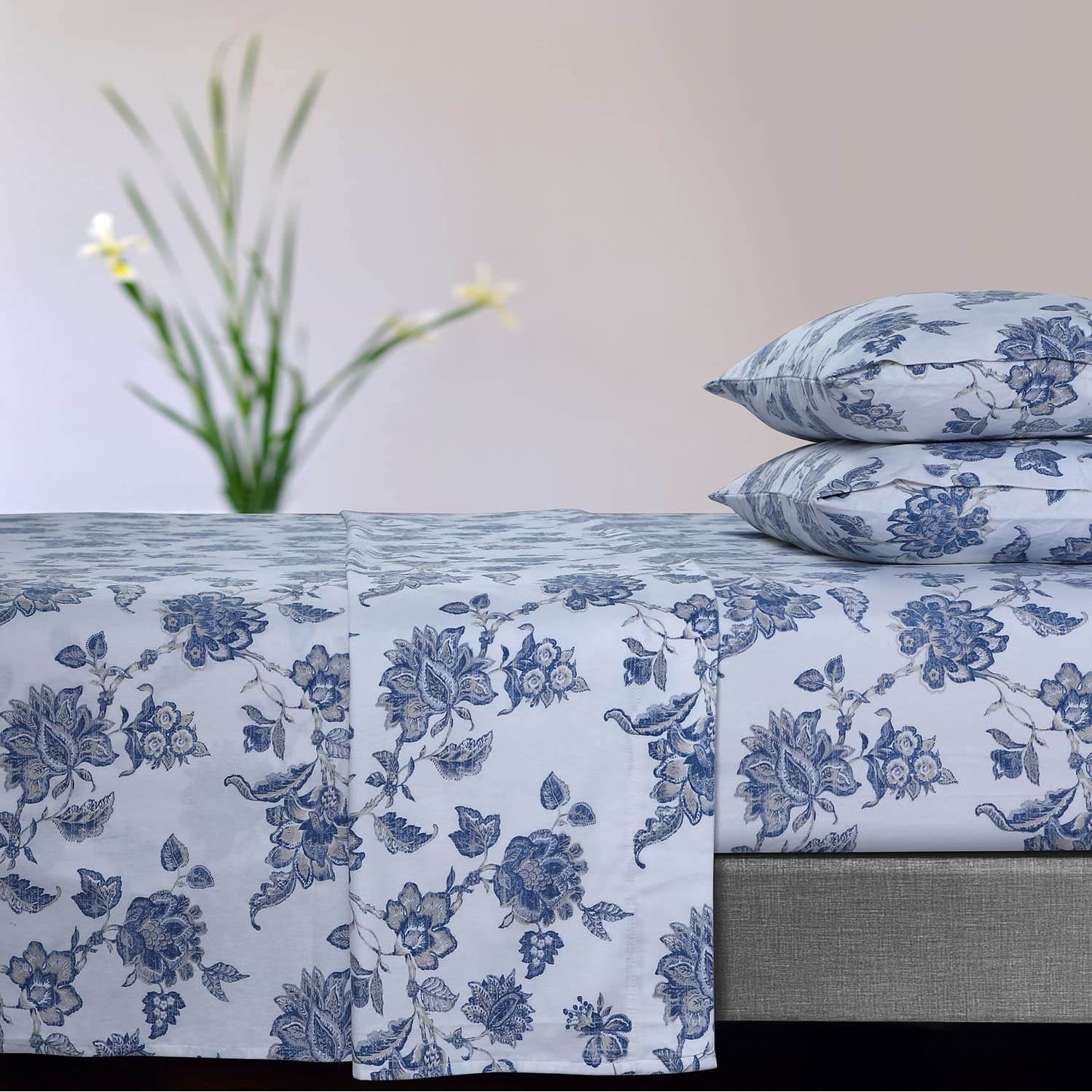 Tribeca Living Ultra-Soft Flannel Sheet Set, 170-GSM Cotton, Deep Pocket, Cozy Winter Bedding - Queen, Floral Deep Blue