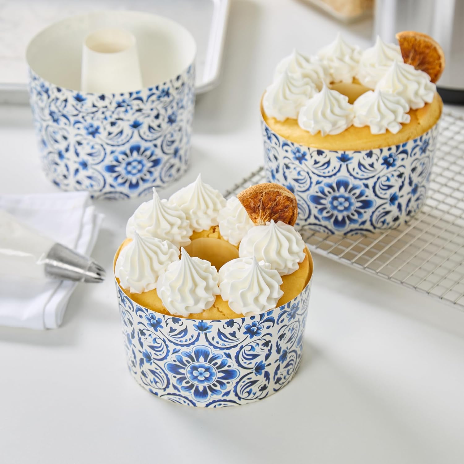 Restaurantware Angel Food Cake Pan 100 Pack of 22 oz Greaseproof Cake Pans Disposable Quick-Release Oven-Safe Freezer-Safe Sturdy Paper Tube Pan For Baking