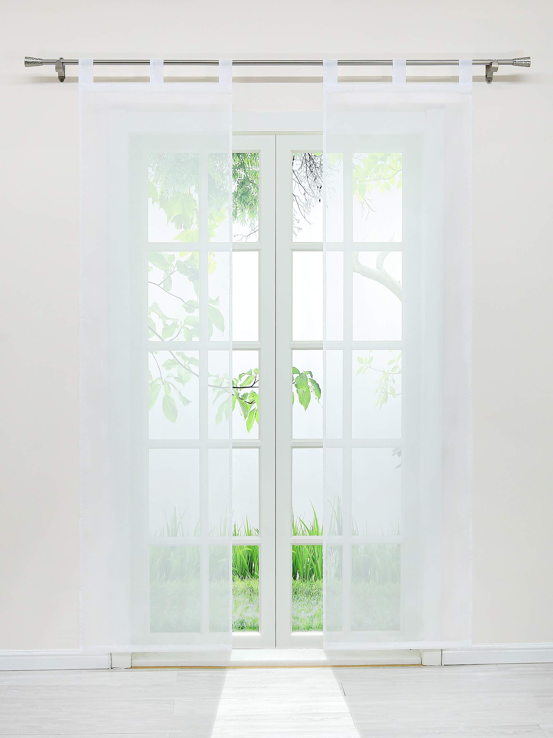 Cortinas transparentes para decorar salones modernos y dormitorios con luz natural