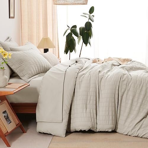 Miniatura 6 de CozyLux  Juego completo de edredón de 5 piezas con sábanas, ropa de cama suave seersucker, edredón de relleno alternativo, fundas de almohada
