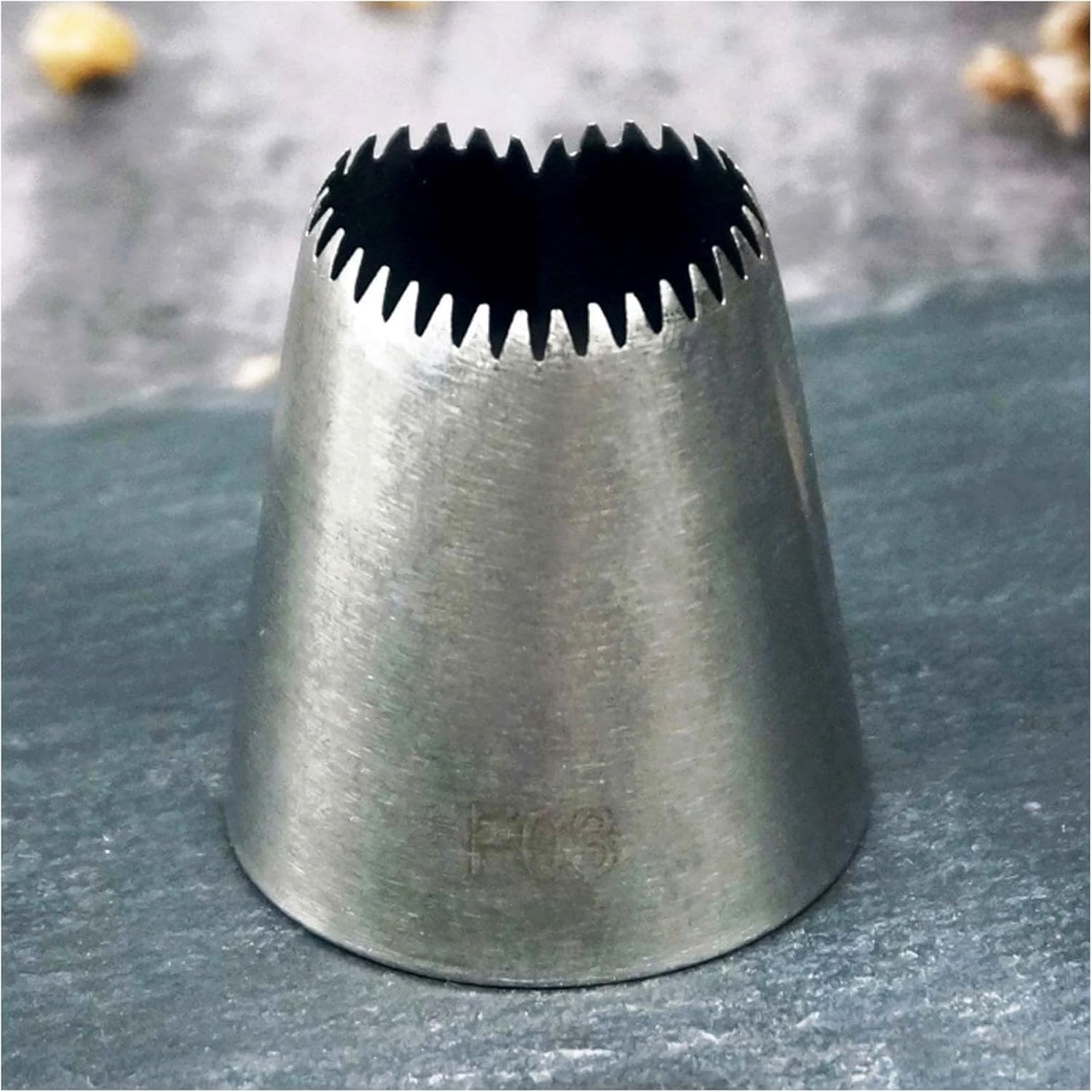 Pastry Nozzles 1Pcs Piping Tips Icing Tips Stainless Steel Icing Nozzles Tips Heart Shape Russian Tips Decorating Tips Piping Nozzles