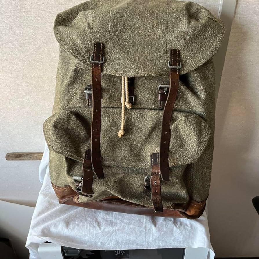 ジュンキング ヴィンテージの軍用リュックサック(鉄板入り) ジュンキング ヴィンテージの軍用リュックサック(鉄板入り