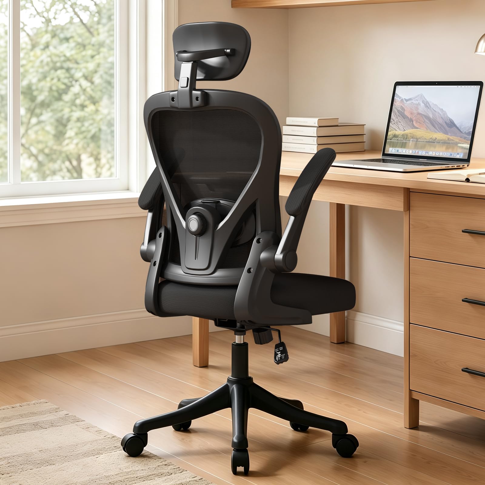 Silla Ergonómica de Oficina con Soporte Lumbar Ajustable, Reposacabezas Regulable y Reposabrazos Abatibles, Silla de Malla para Oficina en Casa, Estudio y Uso Diario, Negra
