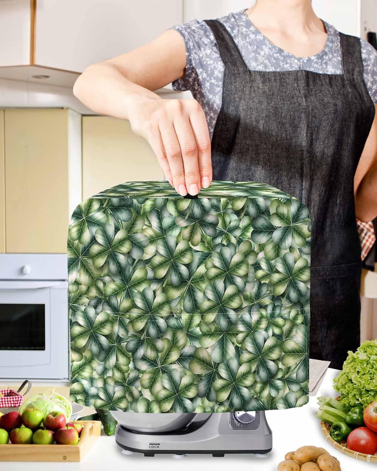 St. Patrick's Day Stand Mixer Cover with Storage Pocket, Waterproof Kitchen Mixer Covers, Green Lucky Clovers Ombre Kitchen Appliance Dust Cover Compatible with 4/4.5 Quart Mixers