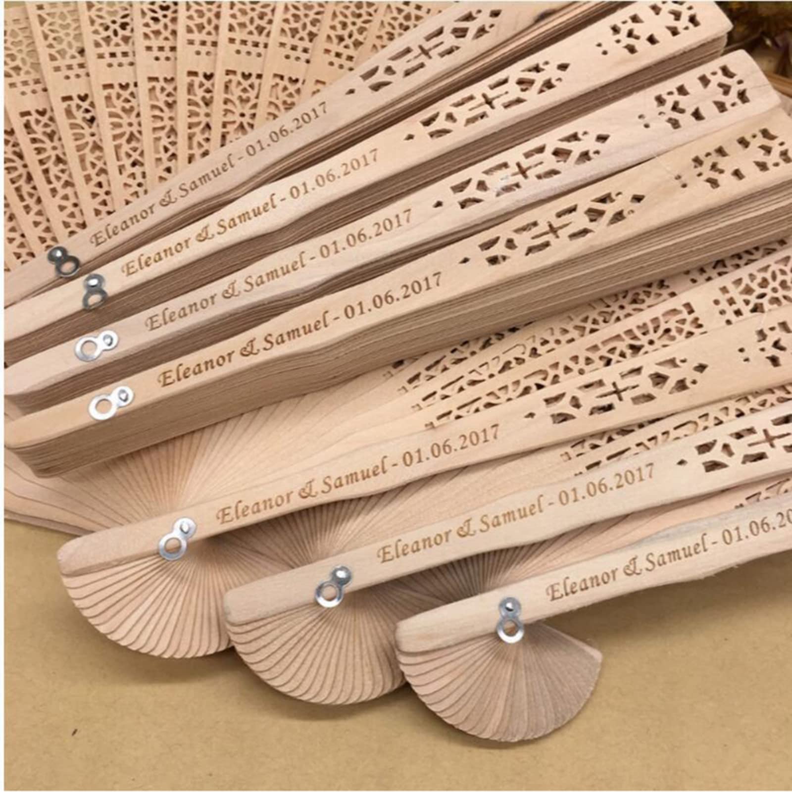 Éventails en bois de santal pliables pour cortège de mariage et fêtes