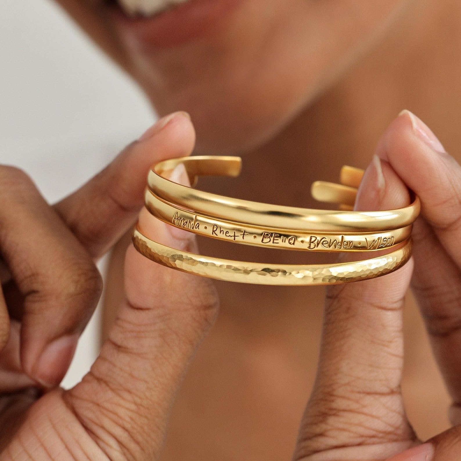 Bracciale rigido con incisione personalizzata | Bracciale rigido personalizzato con incisione | Matrimonio | Damigella d'onore - Natale