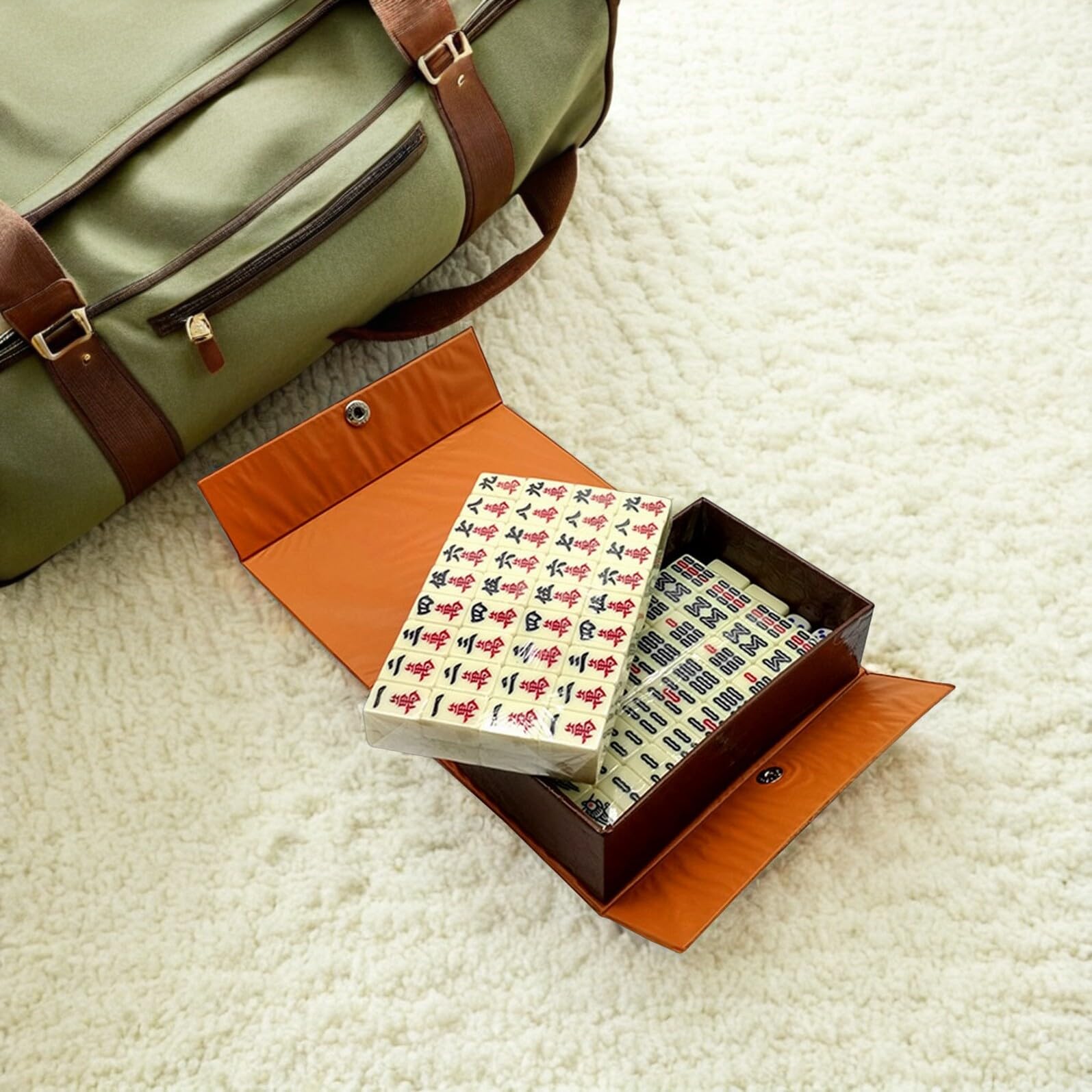 SUPVOX Set Mahjong da Viaggio Portatile con Dadi Kit Gioco Mahjong Cinese Leggero e Resistente Adatto per Viaggi in Treno e Casa Materiale Durevole con Superficie Colore Casuale