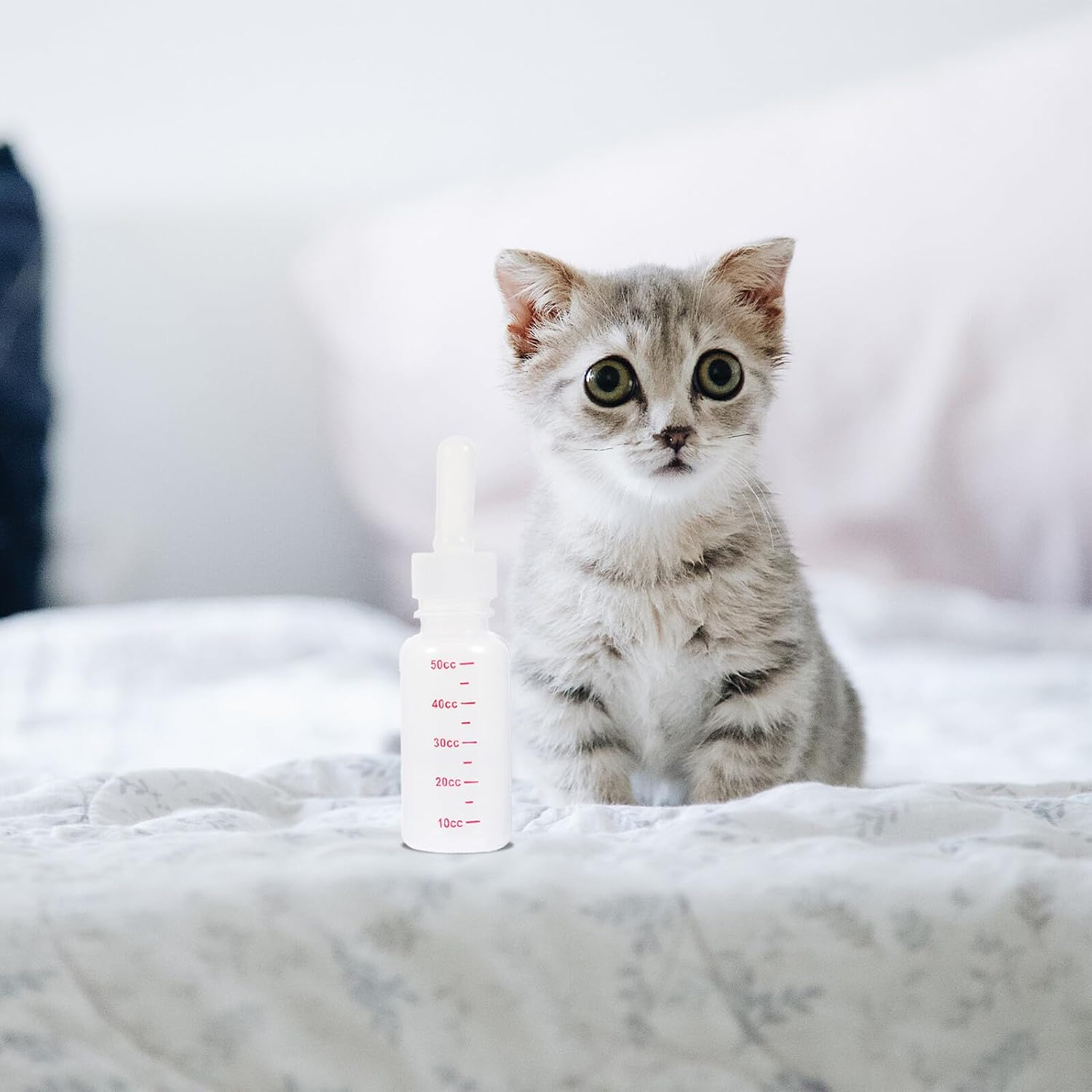 3Pcs Portable Small Pet Nursing Bottles with Scale Feeding Design for Puppies Kittens and Newborn Small Animals Lightweight and Compact Milk Feeders with Pointed Nipples