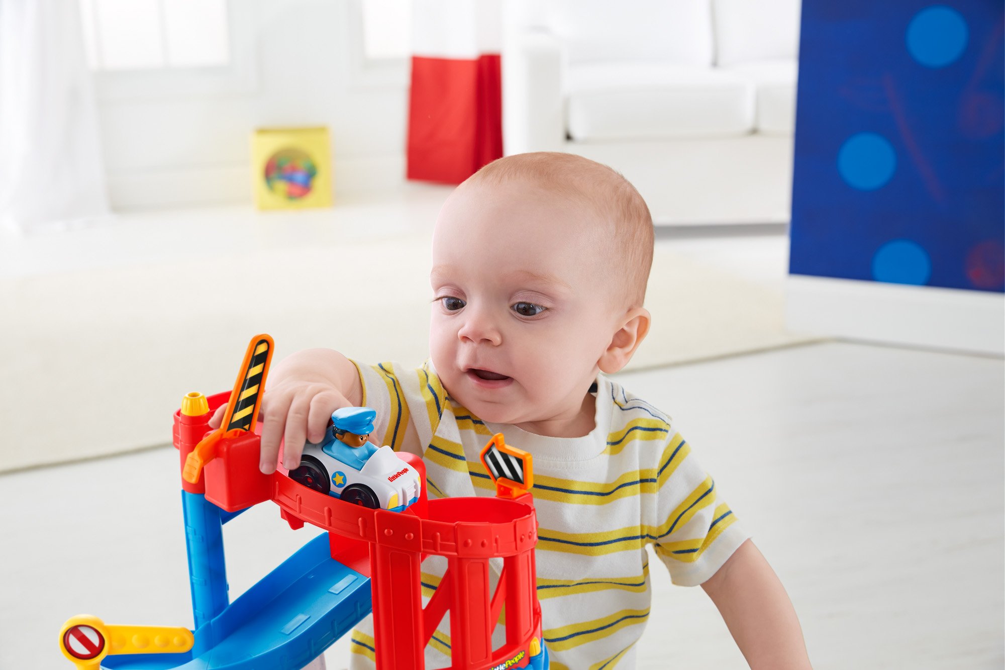 Mattel Fisher-Price DFP26 - Little People 2-in-1 Einsatzzentrale