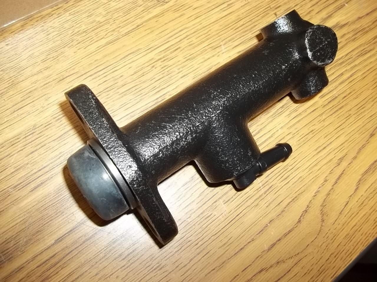 FORKLIFT MASTER CYLINDER 2021338