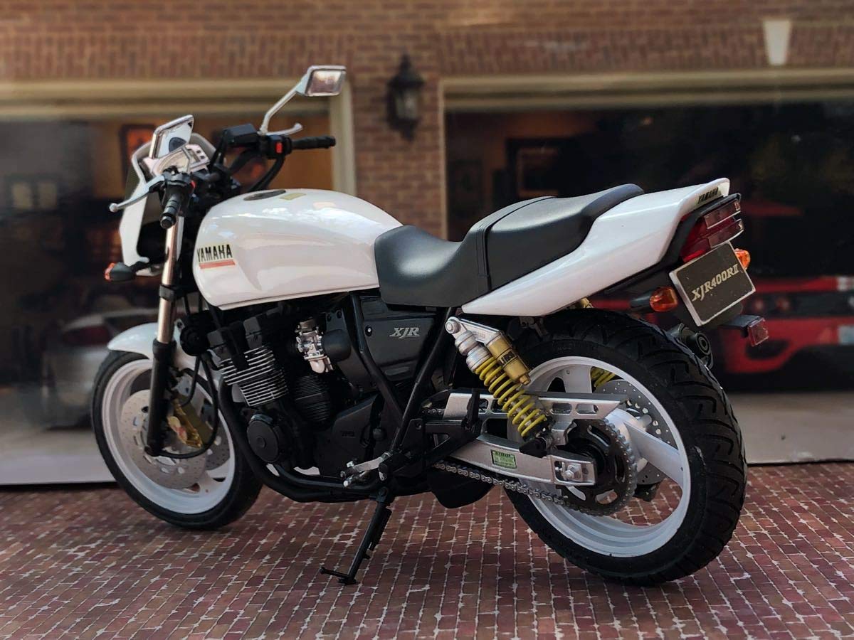 Amazon.co.jp: 1/12 ヤマハ XJR400R2 完成品（ケース付） : ホビー