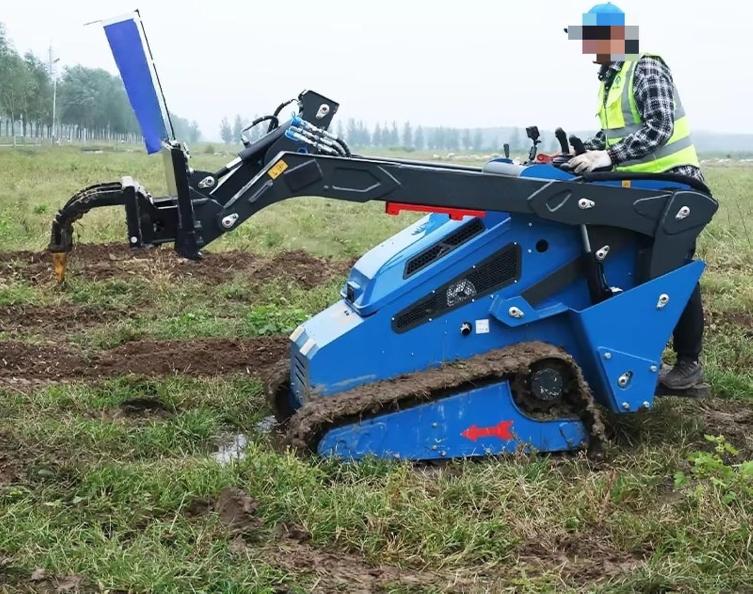 Compact Crawler Skid Steer Loader - Stand-On Multifunctional Loader with High-Flow Hydraulics, Mini Skid Steer with Bucket for Warehouse Logistics Material Pallet Moving & Gardening