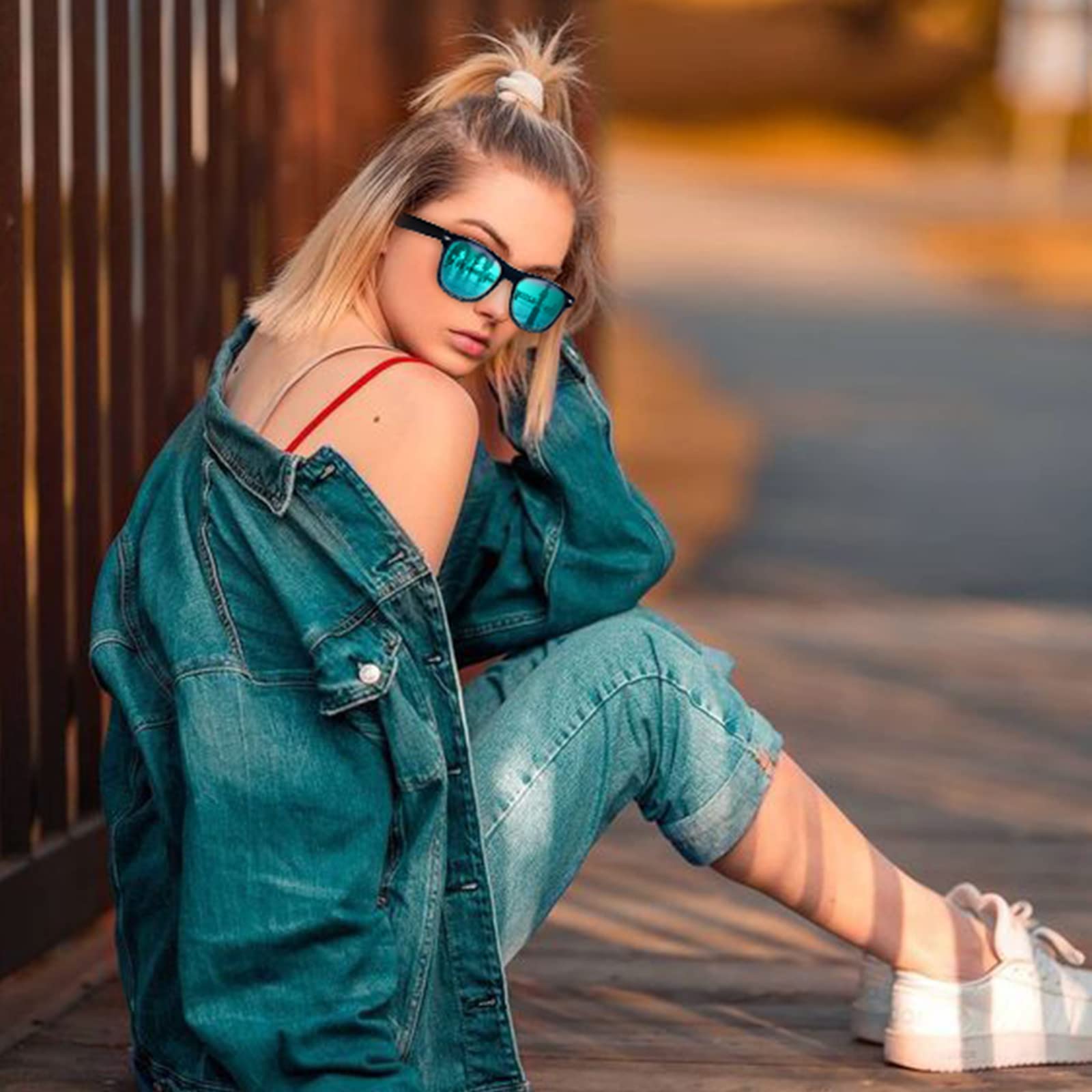 SUNOVELTIES 10 sztuk kolorowych okularów przeciwsłonecznych czarna oprawka lustrzane soczewki luzem okulary imprezowe klasyczne okulary urodzinowe plaża basen unisex dorośli