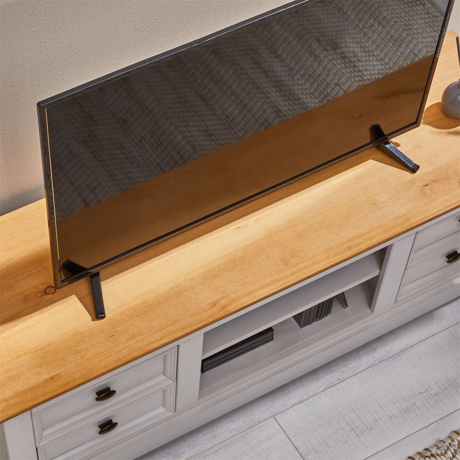 IDIMEX Lowboard Kent für 65" TV in weiß/Eiche Farben aus Massivholz, schöner Fernsehschrank, praktisches HiFi-Möbel mit 4 Schubladen, attraktives TV Sideboard mit Zwei Nischen