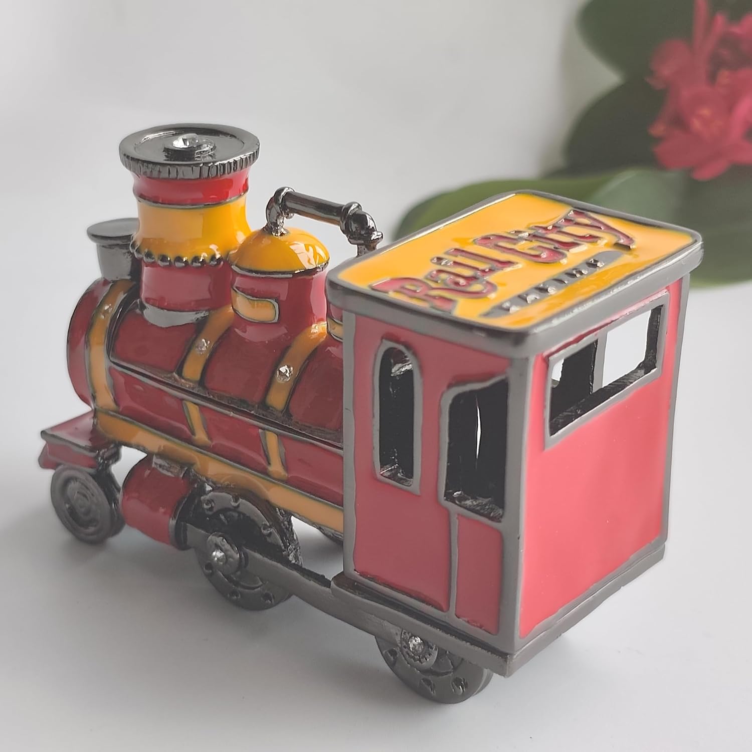 Enamel Vintage Steam Train Trinket Box Hand Painted Small Jewelry Organizer Decorative Treasure Box Trail Ornamental For Home & Office Decor Gift For Family Friends Red