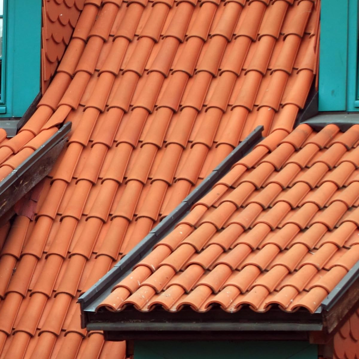 Idrorepellente Tetto per Tegole in Terracotta 2,5 L (fino a 12,5 m²) | Impermeabilizza le Tegole in Terracotta, Incolore, Effetto Perlante, Protegge da Gelo e Alghe - Arcane Industries
