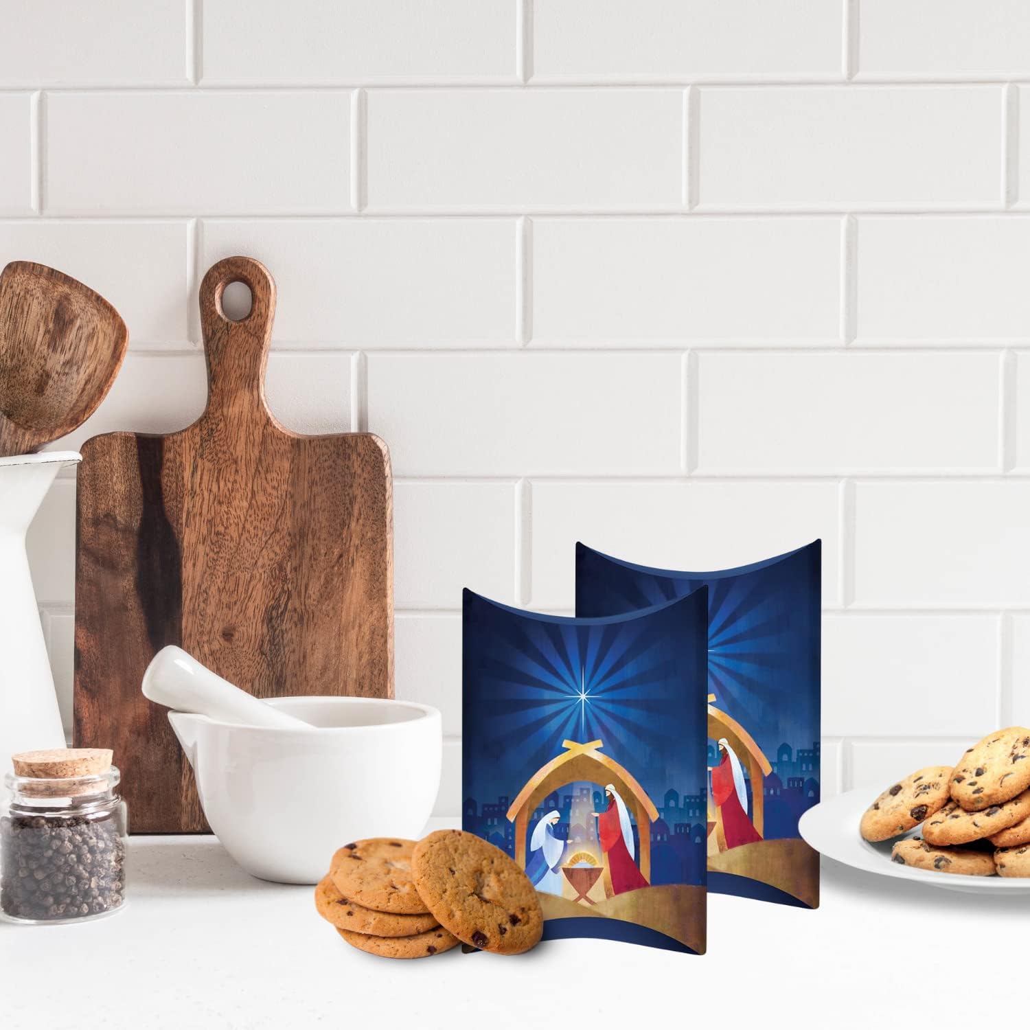 Needzo Holy Manger Scene with Baby Jesus Cardstock Boxes for Christmas Candy and Treats, Holiday Season Cookie Favor Box, 3 X 4 Inches, Pack of 6 - Image 2