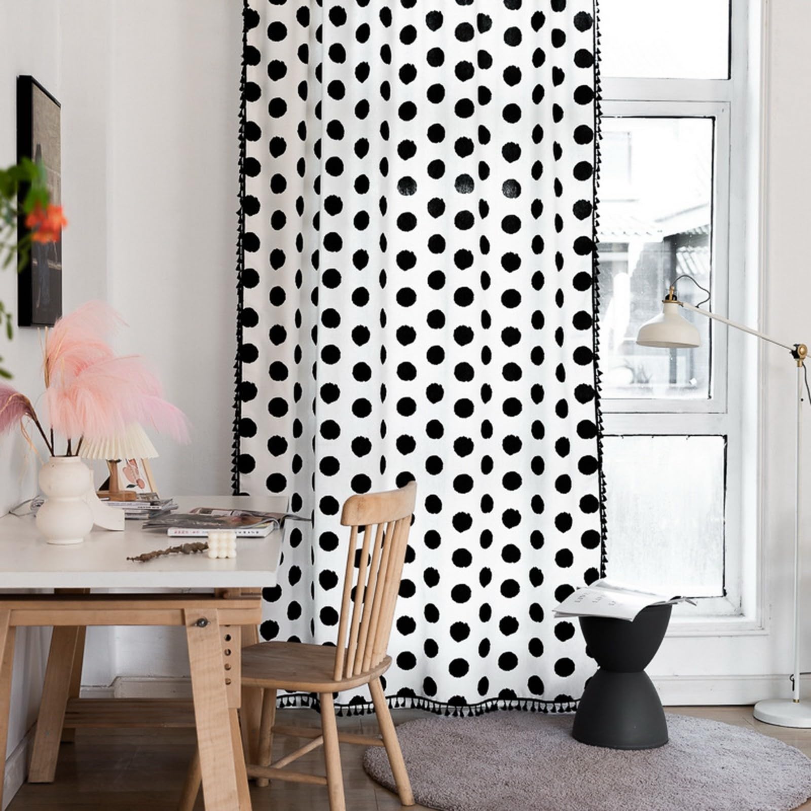 A.Monamour Rideau Voilage Passe Tringle Semi Transparent Opaque Coton Lin Noir Blanc à Pois Rural Boho Décoration Fenêtre Rideau de Porte avec Glands à Pompons pour Salon Chambre Cuisine, 1 Panneau