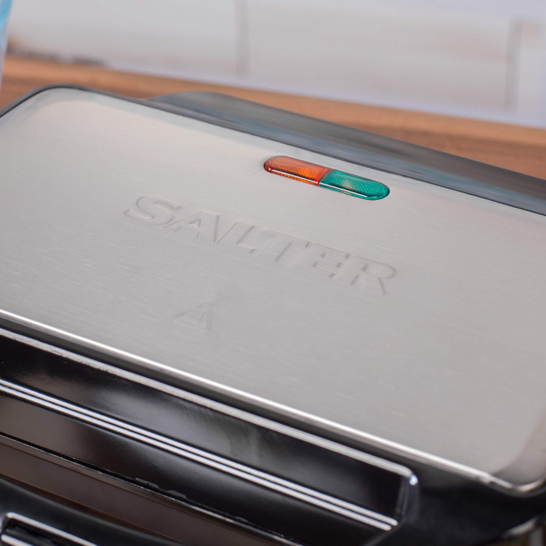 Salter® EK2249 Deep Fill Waffle Maker Iron with XL NonStick Cooking Plates, 900 W, Auto